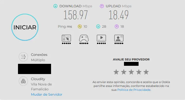 Comparação de teste de velocidade entre ligação Wi-Fi e Cabo Ethernet mostrando latência e ping.